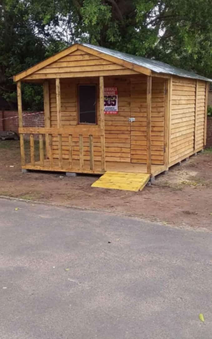 Timber cabin by Quick Wendys