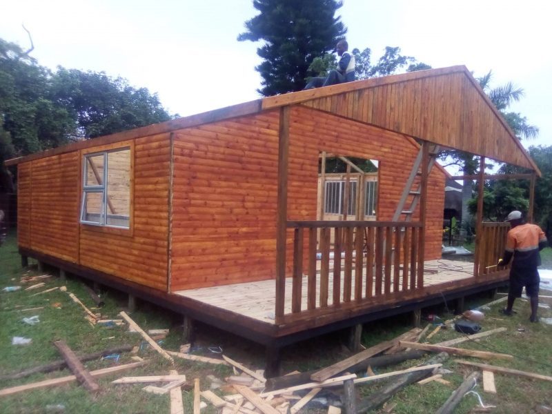 Small timber structure by Quick Wendys